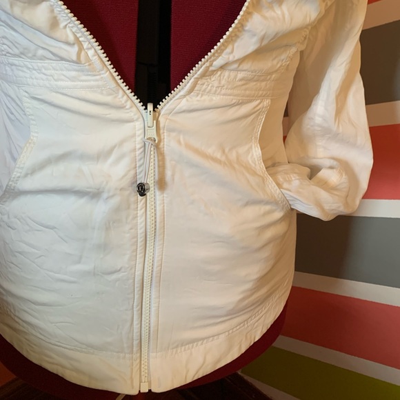 White reversible Lululemon size 8 jacket - Picture 9 of 13